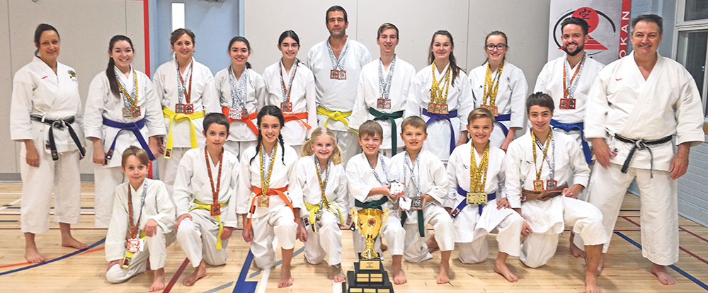 Pas moins de 38 médailles ont été remportées par les athlètes du Club de karaté maskoutain à la Coupe Québec. Photo gracieuseté