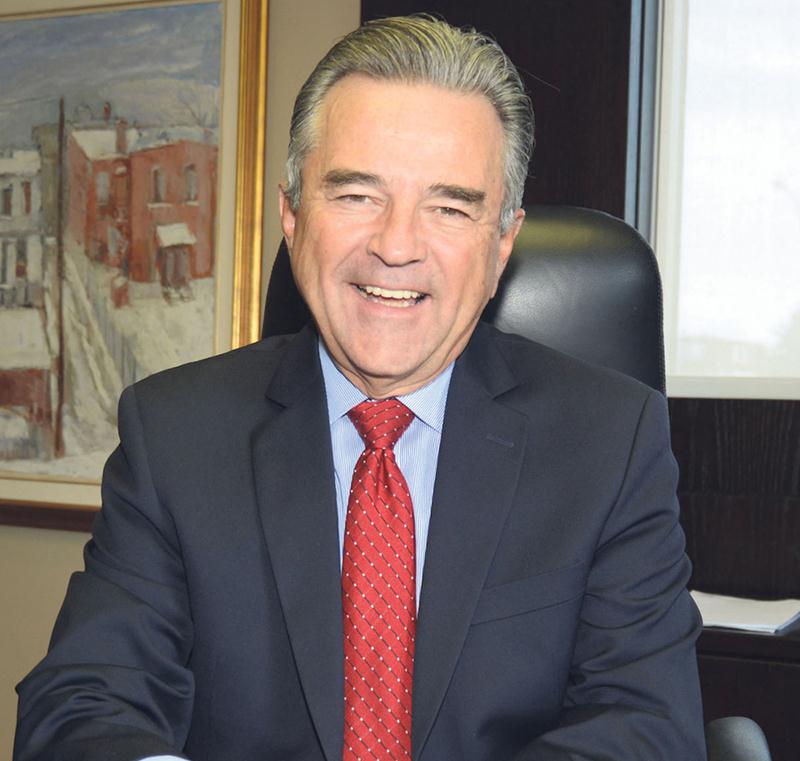 Ancien élève du Séminaire de Saint-Hyacinthe, Robert Robin croit au potentiel de reconversion de la bâtisse en une nouvelle école secondaire. Photothèque | Le Courrier ©