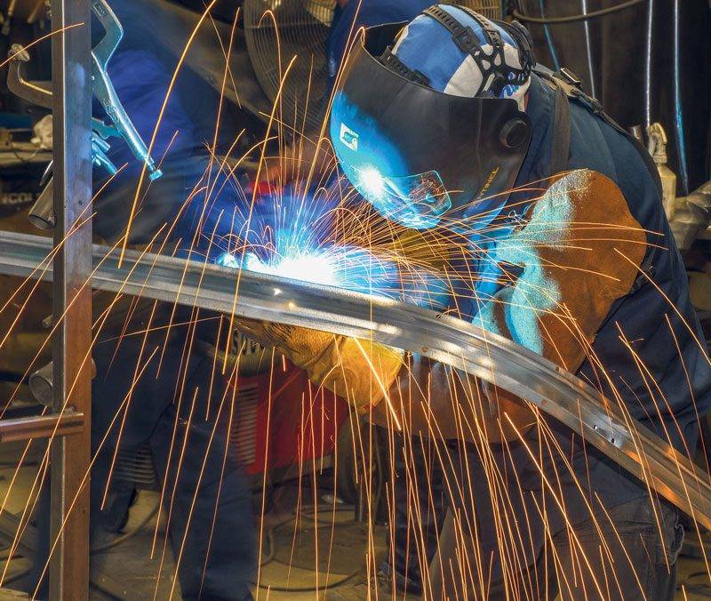L’entreprise Tuba de Saint-Pie, qui est spécialisée dans le cintrage de précision de pièces métalliques, est touchée par l’imposition de tarifs douaniers sur l’acier et l’aluminium. Photothèque | Le Courrier ©