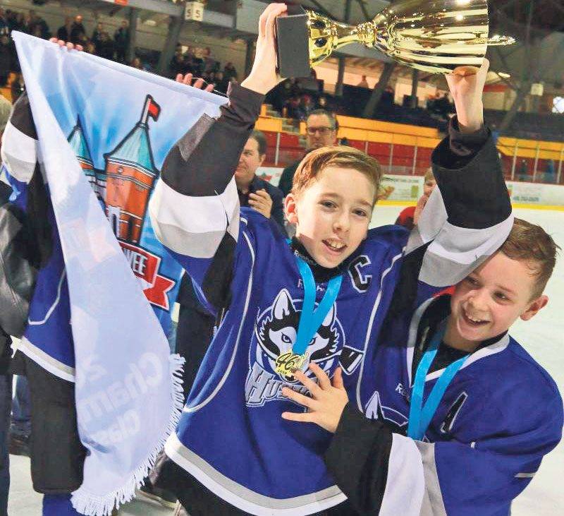 Déjà cinq équipes ont été couronnées championnes du Tournoi national de hockey pee-wee de Saint-Hyacinthe, dont les activités se poursuivent jusqu’au 13 janvier avec les classes AAA et AAA relève. Photo Robert Gosselin | Le Courrier ©
