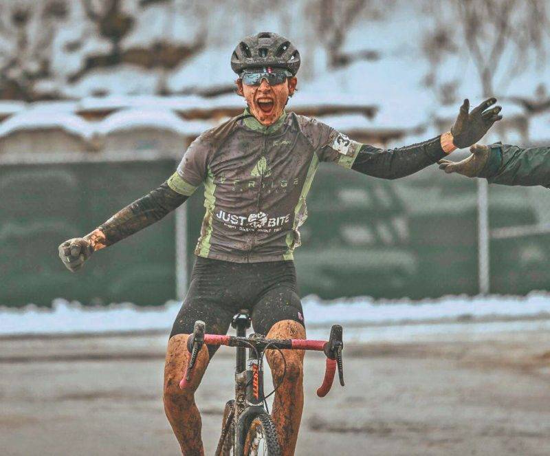 Matis Boyer a participé à ses premières courses UCI cet automne, se frottant aux meilleurs athlètes de cyclocross du Canada et des États-Unis dans sa catégorie, chez les juniors. Photo gracieuseté Mathieu Charruau