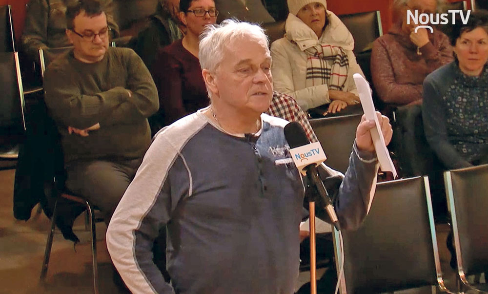 Le débat qui a animé la dernière séance de l’année 2018 à l’hôtel de ville de Saint-Hyacinthe s’est poursuivi le 21 janvier, notamment avec l’intervention du citoyen Richard Mongrain. Capture d’écran NousTV Saint-Hyacinthe