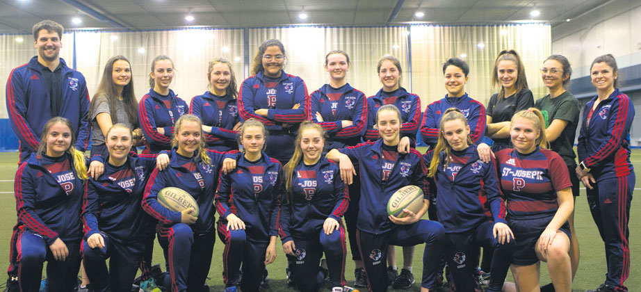 L’équipe de rugby féminin des Patriotes de l’École secondaire Saint-Joseph est présentement à Las Vegas, où elle dispute son premier tournoi en sol américain. Photo Robert Gosselin | Le Courrier ©