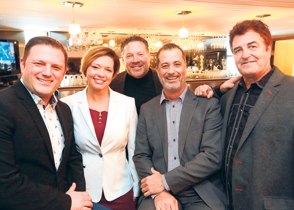 Stéphane Tessier, Maryse Dubé, Jean-Denis Major, Pierre Denoncourt et Richard Bourret, de même qu’Annie Messier et Patrick Lajoie (absents de la photo) remonteront sur scène pour une sixième année pour présenter leur toute nouvelle mouture du spectacle Rock’n’Time. Photo Robert Gosselin | Le Courrier ©