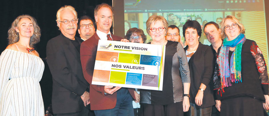 Le conseil des commissaires lors du lancement du Plan d’engagement vers la réussite de la Commission scolaire de Saint-Hyacinthe. 
Photo Robert Gosselin | Le Courrier ©