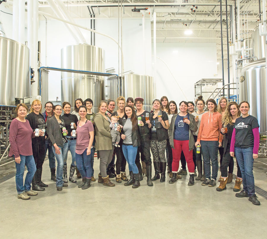 Plusieurs femmes du milieu brassicole québécois ont confectionné une bière unique dans les nouvelles installations de la microbrasserie Le Bilboquet. Photo gracieuseté Le Bilboquet 
