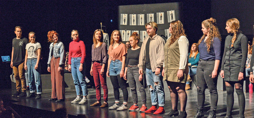 La troisième pièce de la saison des finissants de l’École de théâtre, S’appartenir(e), est tirée d’un texte rédigé par un collectif d’auteures québécoises il y a quelques années, lequel est décrit comme « un cri de solidarité et de provocation, au féminin ». Photo François Larivière | Le Courrier ©