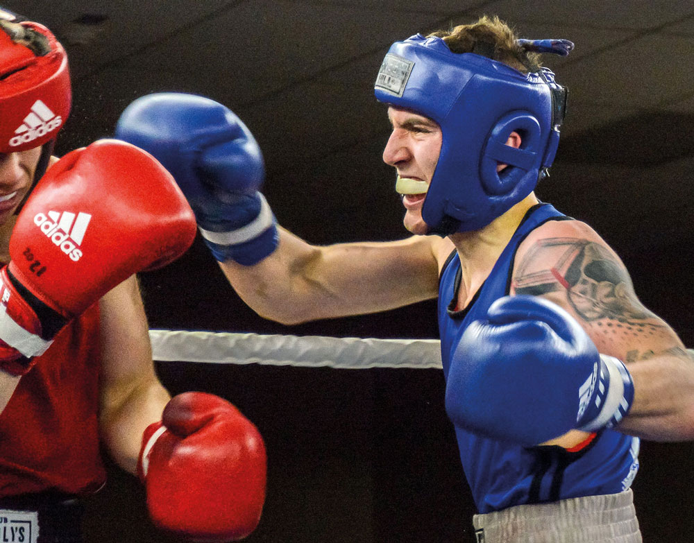 Le Maskoutain Samuel Lajoie sera de nouveau en grande finale de Boxemania, samedi, dans ce qui pourrait être son dernier combat disputé à Saint-Hyacinthe avant de passer chez les pros. Photothèque | Le Courrier ©