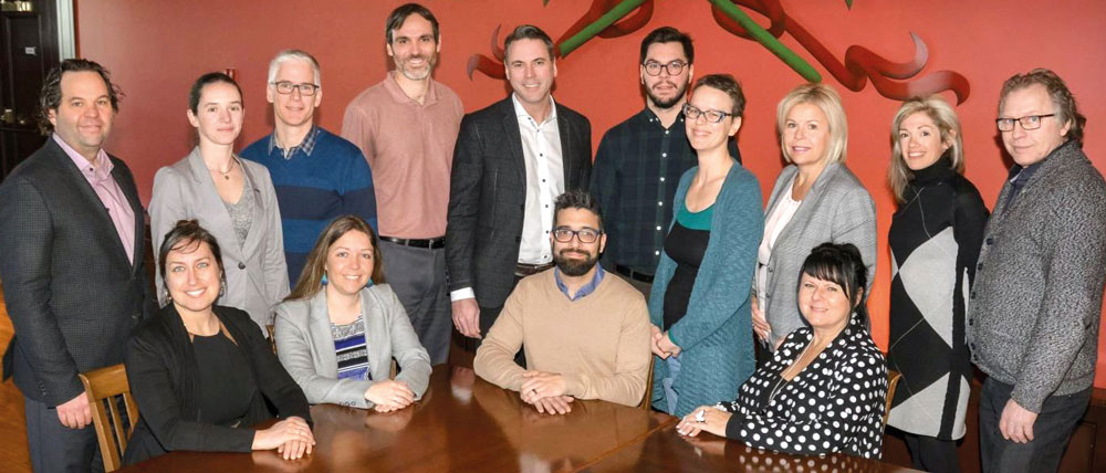 Les membres du comité de pilotage sont François Lussier (service des travaux publics), Zoé Ipiña (OBV Yamaska), Guy Nadeau (service de la gestion des eaux usées et de la biométhanisation), David Bousquet (conseiller municipal), Charles Laliberté (service du génie), Cédric Meunier (Saint-Hyacinthe Technopole), Julie Perreault (Comité des citoyens et citoyennes pour la protection de l’environnement maskoutain), Chantal Frigon (direction générale), Marie-Claude Lapointe (service des loisirs), Jeannot Caron (conseiller municipal), Anne-Marie Robichaud et Aurélie Genries en tant qu’accompagnatrices (Nature-Action Québec), ainsi que Joël Eric Portelance et Lynda Cadorette (service de l’urbanisme). Absente : Ana Luisa Iturriaga (Forum-2020). Photo gracieuseté