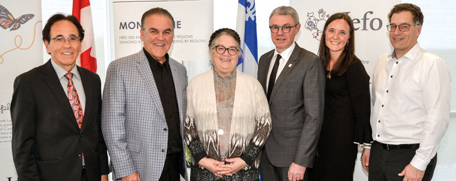 Sur la photo de gauche à droite, Bernard Forget, président de Saint-Hyacinthe Technopole; Jean-Fontaine, président du Groupe Jefo; Diane Lebouthillier, ministre du Revenu national; Claude Corbeil, maire de Saint-Hyacinthe; Geneviève Caron, directrice régionale de Développement économique Canada et André Barnabé, directeur général de Saint-Hyacinthe Technopole. Photo François Larivière | Le Courrier ©