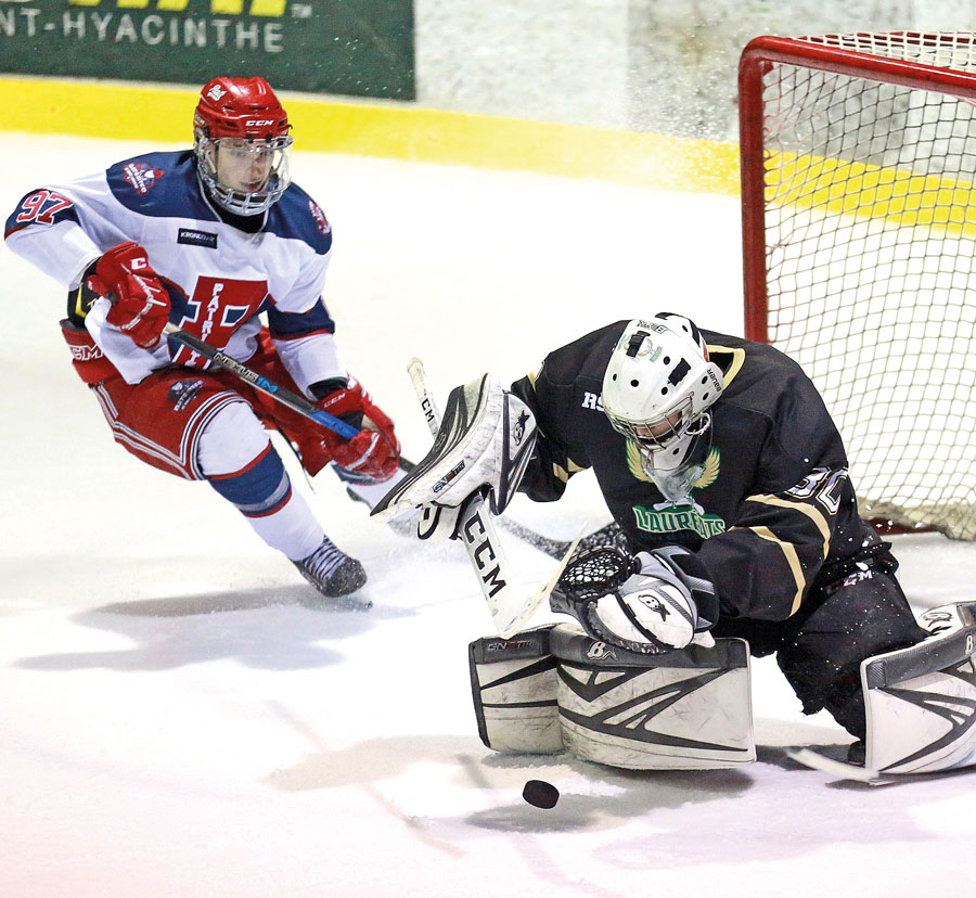 Le gardien William Giroux a signé un blanchissage dans le match #2 en plus de se signaler à plusieurs reprises dans le match #3 pour aider les Lauréats à prendre les devants 2 à 1 dans cette finale. Photo Robert Gosselin | Le Courrier ©
