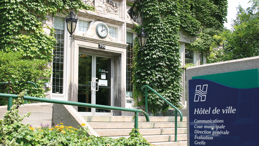 Les salaires des directions ont été revus à la hausse dernièrement à la Ville de Saint-Hyacinthe. Photothèque | Le Courrier ©