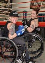 Boxer en fauteuil roulant pour inspirer les autres