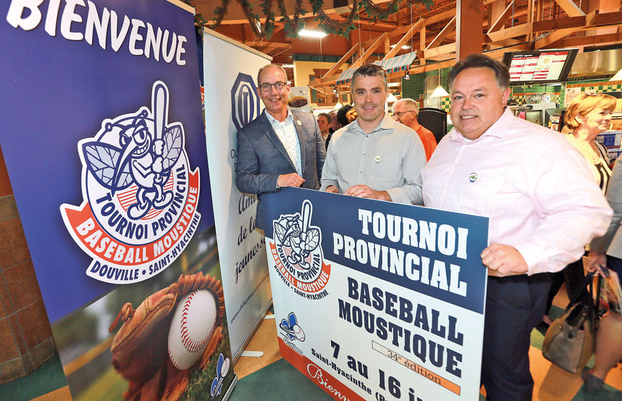 Le Tournoi provincial de baseball moustique de Saint-Hyacinthe tiendra sa 34e édition sur deux fins de semaine, du 7 au 9 juin et du 14 au 16 juin, aux Loisirs Douville. Photos Robert Gosselin | Le Courrier ©