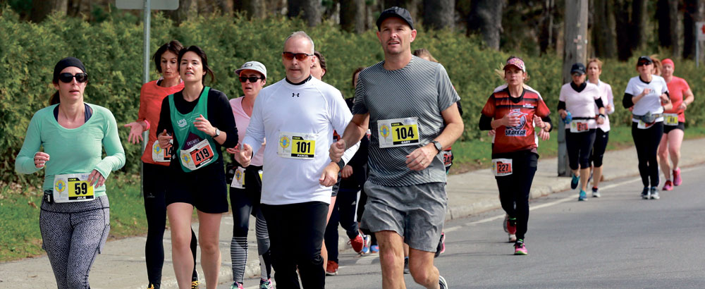 En raison des effets de la rivière Yamaska sur la promenade Gérard- Côté, les trajets de 10 km et 15 km ont dû être revus à la dernière minute. Photos Robert Gosselin | Le Courrier ©