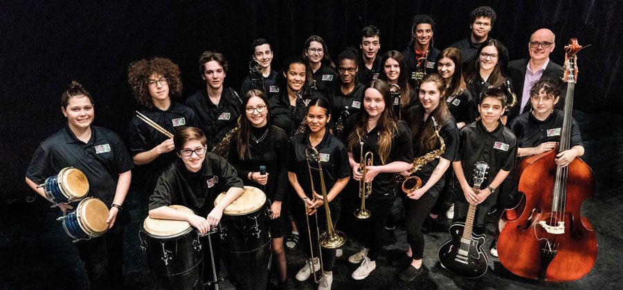 Si le jazz band de la PHD livrait un niveau de qualité exceptionnel cette année, son directeur musical Bruno Laplante croit que son groupe sera aussi solide l’année prochaine puisque seulement trois de ses jeunes quitteront le secondaire cet été. Photo Ronny Theriault