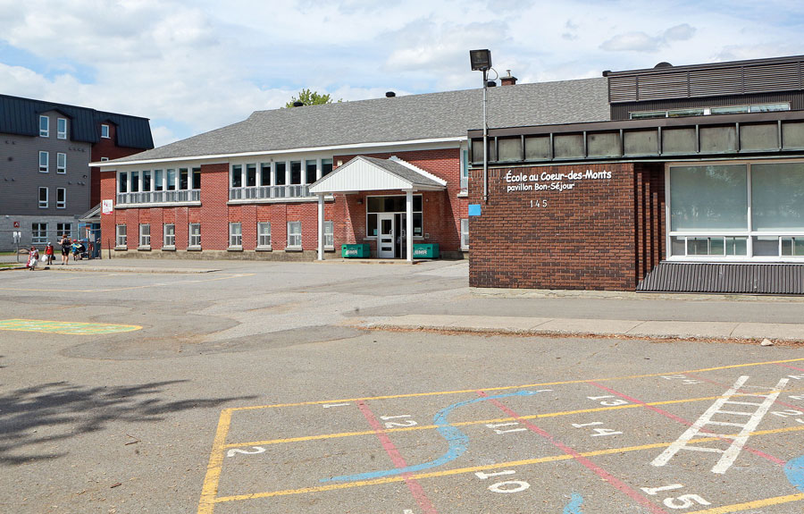 L’agrandissement de l’école à Saint-Pie se fera à partir de l’immeuble Bon-Séjour, alors que le pavillon Sacré-Cœur avait été considéré dans un premier temps. Photo Robert Gosselin | Le Courrier ©