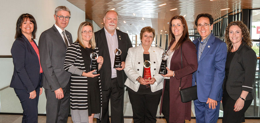 Sur la photo, Nancy Lambert, directrice Tourisme et congrès à Saint-Hyacinthe Technopole; Claude Corbeil, maire de Saint-Hyacinthe; Mélanie Girard, de Voyage Vasco Galeries St-Hyacinthe; Réjean Pion, de la Régie intermunicipale d’Acton et des Maskoutains; Francine Bélair, du Cégep de Saint-Hyacinthe; Geneviève Poirier, de Boislard Poirier; Bernard Forget, président de Saint-Hyacinthe Technopole; et Isabelle Compagnat, coordonnatrice du Cercle des ambassadeurs et déléguée au Tourisme d’affaires à Saint-Hyacinthe Technopole. Photo François Larivière