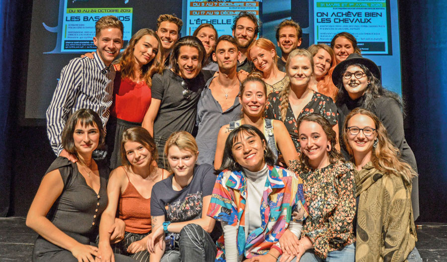 La nouvelle cohorte de finissants de l’École de théâtre du Cégep de Saint-Hyacinthe lors du dévoilement des spectacles de la programmation 2019-20. Photo François Larivière | Le Courrier ©