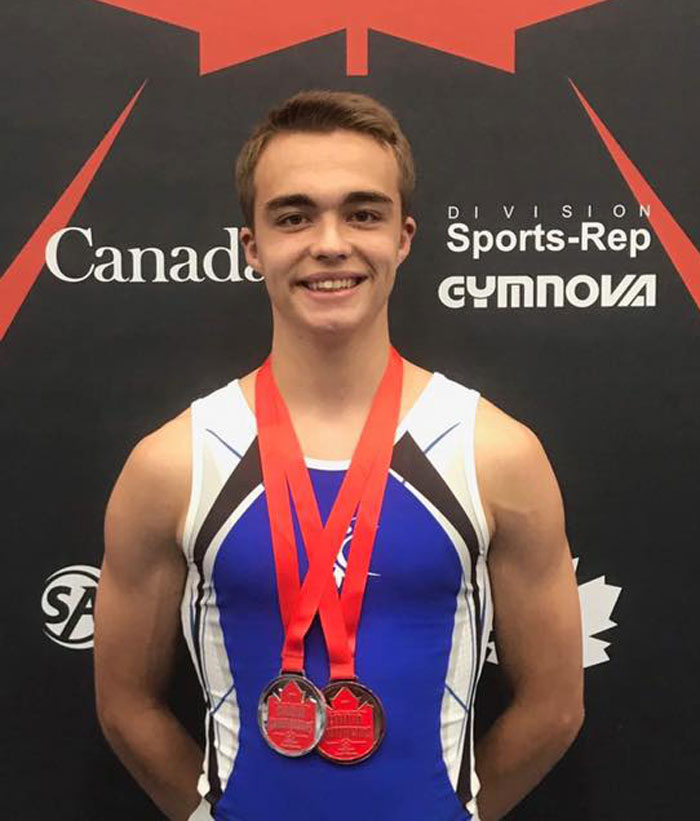 William Éthier a remporté deux médailles lors du championnat canadien, l’une en trampoline et l’autre en double mini-trampoline. Photo Facebook Gymnaska-Voltigeurs