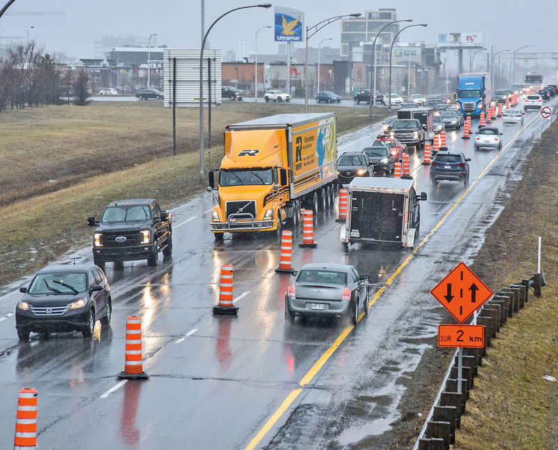 Cette scène vous rappelle peut-être quelque chose? Il s’agit de l’autoroute 20 aux alentours de la fin de semaine de Pâques, en avril dernier, alors que deux voies de circulation ont dû être fermées d’urgence. Photothèque | Le Courrier ©