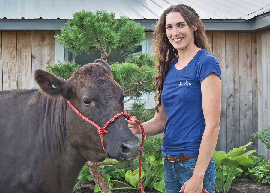 Mélissa Daigle, de la Ferme Kobec à Saint-Bernard-de-Michaudville, et Patrick Leblanc, de la Ferme Patrick Leblanc à Saint-Hugues, sont deux des dix finalistes du concours Tournez-vous vers l’excellence! de la Financière agricole du Québec. Photos gracieuseté