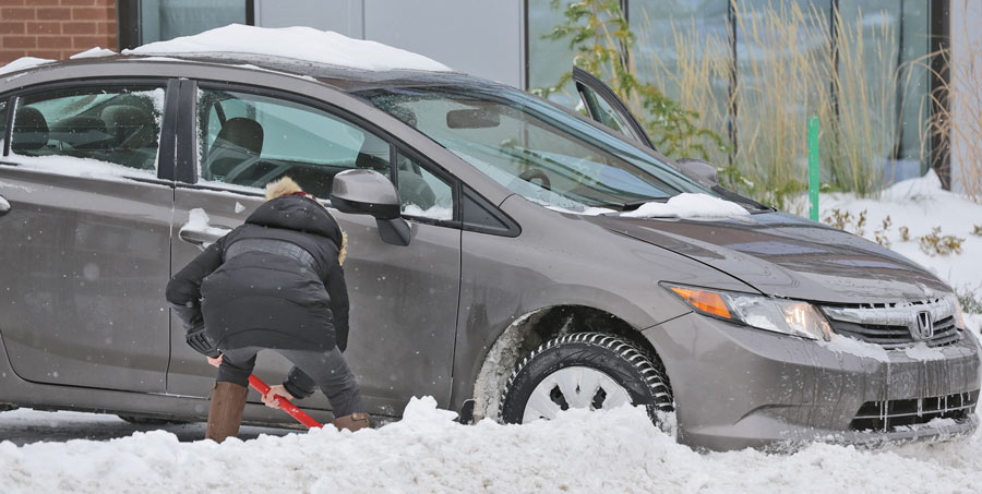 On a tendance à l’oublier, mais il n’est pas exceptionnel de voir une bonne bordée de neige en novembre à Saint-Hyacinthe, a rappelé le chroniqueur météo Michel Morissette. Photo Robert Gosselin | Le Courrier ©