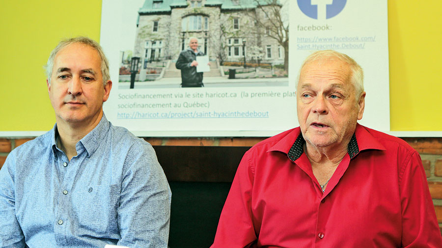 Daniel Malenfant et Richard Mongrain sont prêts à poursuivre les démarches judiciaires contre la Ville de Saint-Hyacinthe, à condition d’avoir les ressources financières suffisantes. Photo Robert Gosselin | Le Courrier ©