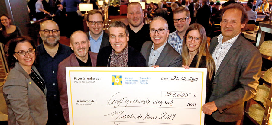 L’an dernier, la 10e édition du Méchant mardi de gars, à laquelle avait participé l’humoriste Laurent Paquin et Luc Brodeur-Jourdain des Alouettes de Montréal, avait permis d’amasser 24 500 $. Photothèque | Le Courrier ©