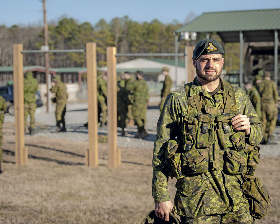 Le lieutenant Vincent Bisaillon, du 6e Bataillon Royal 22e Régiment, a développé de nouvelles aptitudes en participant à un exercice militaire à Fort Pickett, en Virginie. Photo gracieuseté 