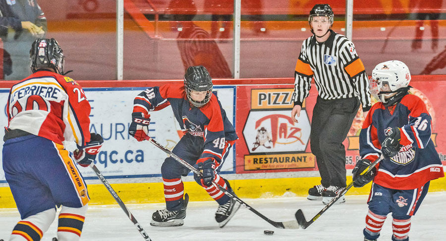 Les Mousquetaires AA ont une fiche parfaite de trois victoires jusqu’ici dans le tournoi. Photo François Larivière | Le Courrier ©