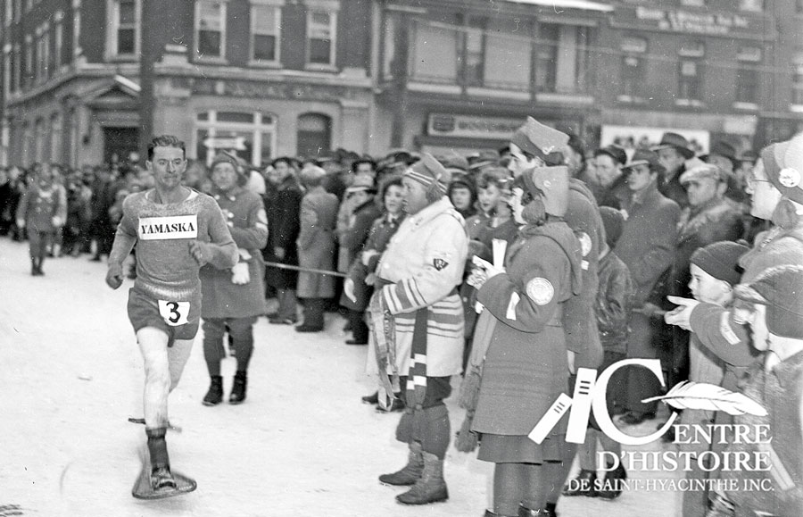 Gérard Côté a été au cœur de l’âge d’or de la raquette à Saint-Hyacinthe, dans les années 1930 et 1940,  avant que la discipline ne s’essouffle. Photo Collection Centre d’histoire de Saint-Hyacinthe
