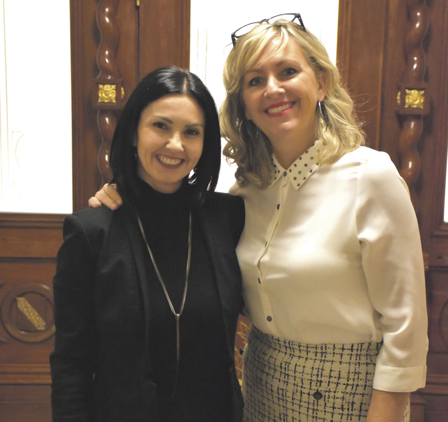 Chantal Soucy, députée de Saint-Hyacinthe, et Andrée Laforest, ministre des Affaires municipales et de l’Habitation. Photo gracieuseté