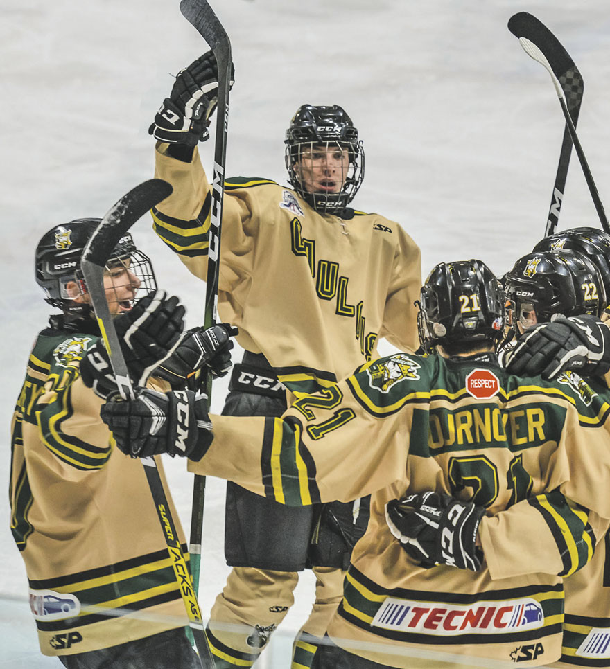 Les joueurs des Gaulois, à qui une participation à la Coupe Telus était promise, ont vu leur saison prendre fin abruptement en plein cœur des séries éliminatoires. Photo François Larivière | Le Courrier ©