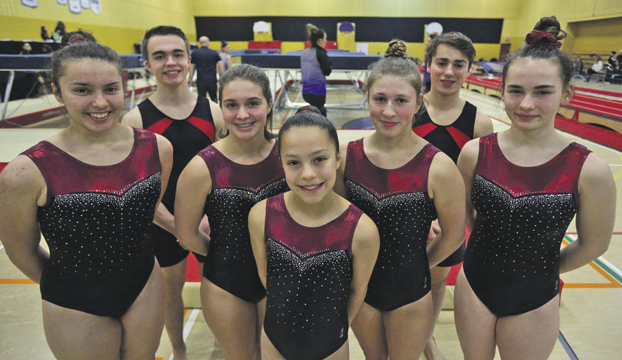 Quelques-uns des 22 athlètes de Gymnaska-Voltigeurs qui ont participé à la 2e Coupe Québec de sports de trampoline, tenue à Saint-Hyacinthe il y a deux semaines. Photo Robert Gosselin | Le Courrier ©