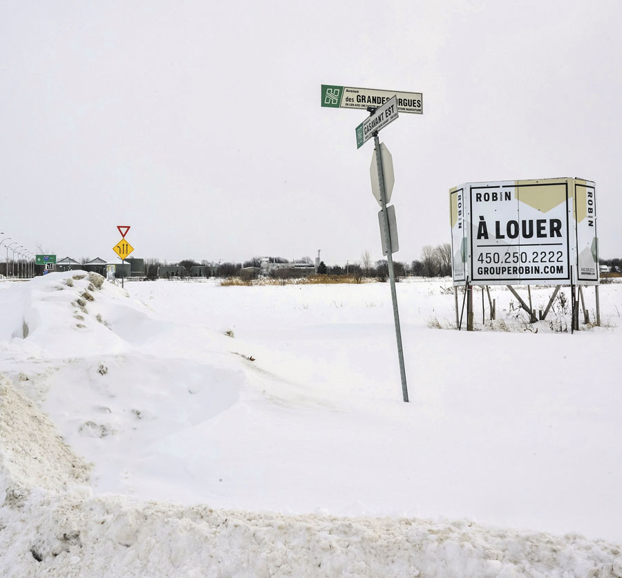L’un des terrains identifiés par la Ville pour accueillir éventuellement un projet immobilier, dans ce cas-ci le Quartier M, du Groupe Robin. Notre photo montre la partie destinée aux activités commerciales, qui n’est pas incluse dans la première phase du projet. Photothèque | Le Courrier ©