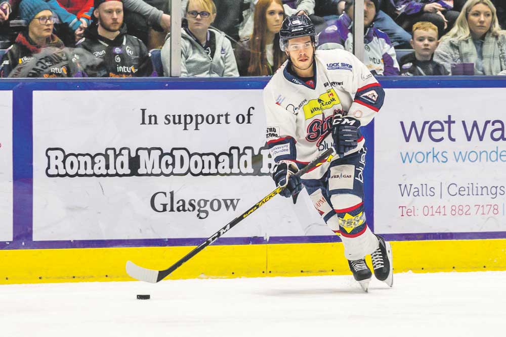 Le hockeyeur Anthony Beauregard, de Saint-Damase, est revenu au pays aussitôt que le reste de la saison de la EIHL, une ligue du Royaume-Uni, a été annulé. Photo Dundee Stars 