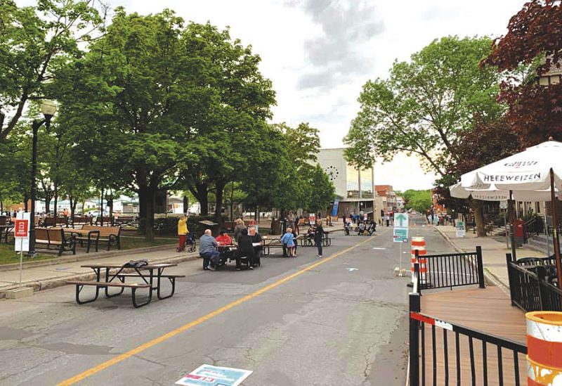 Le centre-ville de Drummondville a expérimenté la fin de semaine dernière une formule de place piétonne destinée à relancer l’activité commerciale dans le secteur. Photo Facebook | Connexion centro