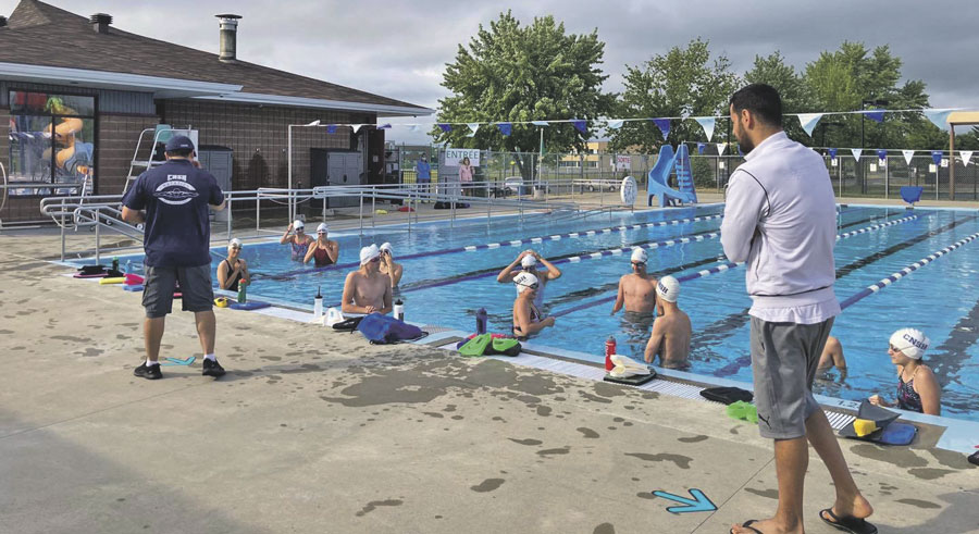 Les athlètes du CNSH ont repris avec enthousiasme la pratique de leur sport favori, même s’ils doivent se déplacer un peu plus qu’à l’habitude pour s’entraîner. Photo Facebook Club de natation de Saint-Hyacinthe