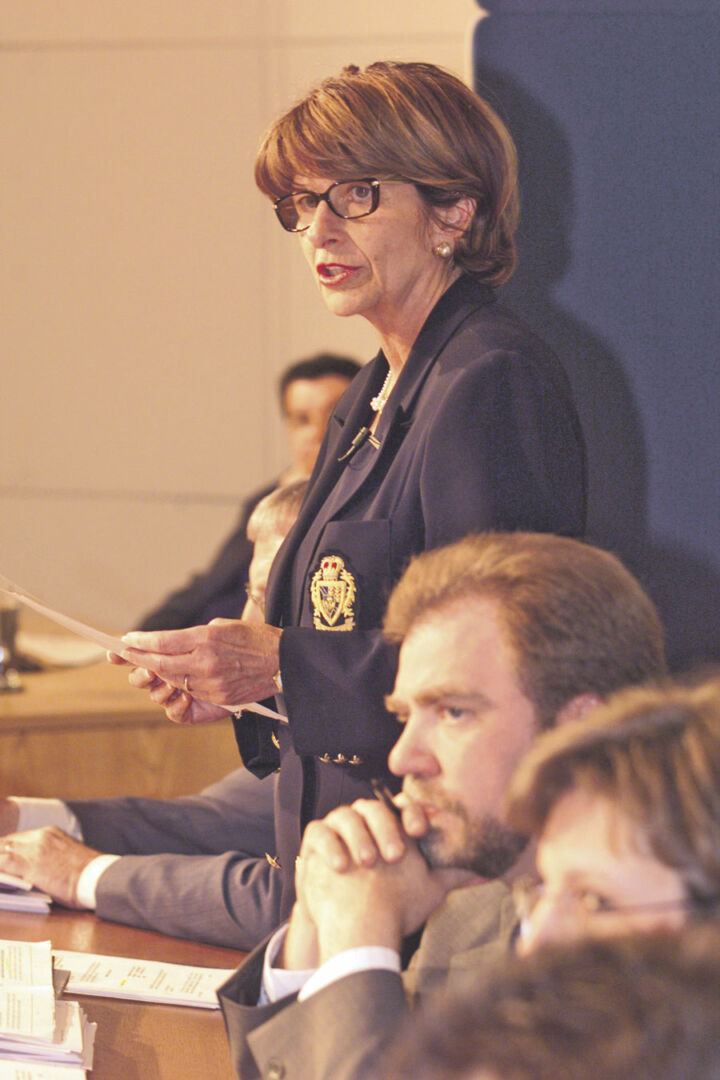 uguette Corbeil lorsqu’elle siégeait au conseil municipal maskoutain en 2001. Photothèque | Le Courrier ©