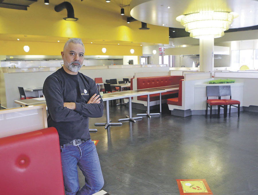 Bilal Hamade, propriétaire du restaurant Allô! Mon Coco espère obtenir l’Aide aux entreprises en régions en alerte maximale (AERAM) gérée par la MRC des Maskoutains. Photo Robert Gosselin | Le Courrier ©