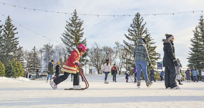 La patinoire du parc Les Salines était déjà accessible au public la fin de semaine dernière. (Photo prise avant la pandémie) Photo François Larivière | Le Courrier ©