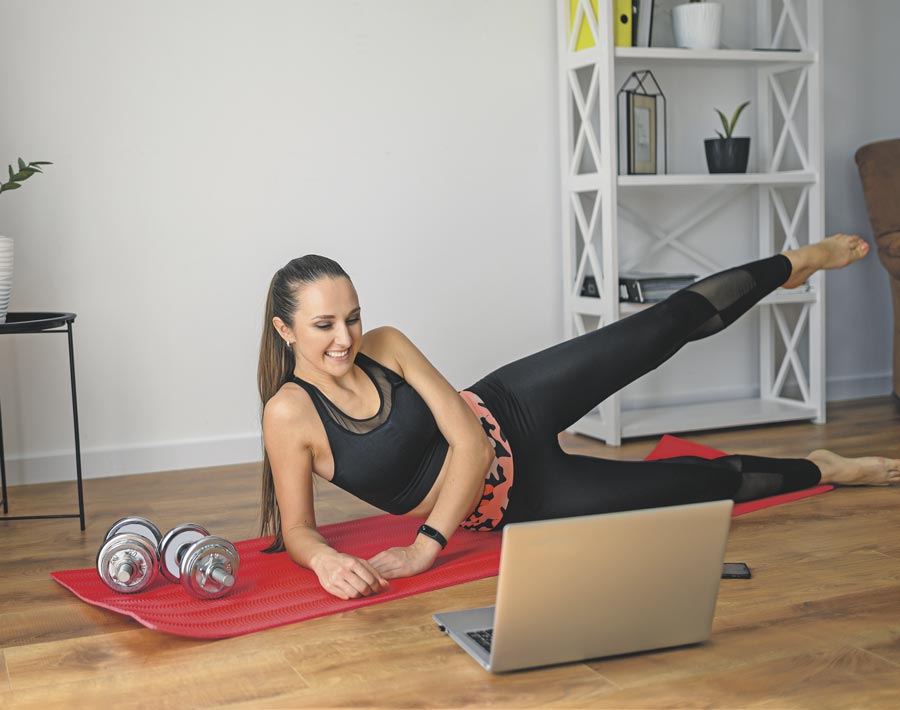 Certaines activités de loisir, comme le yoga, ont été converties en formule virtuelle pour l’hiver afin de maintenir une offre de services à la population maskoutaine. Photo EZfotos