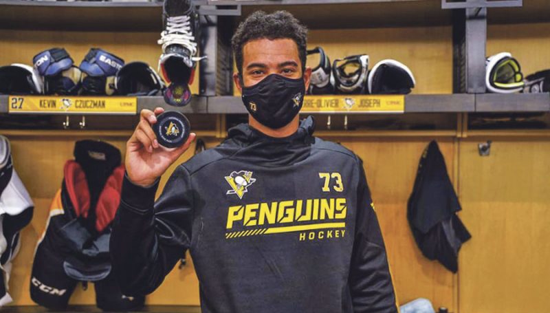 L’ancien défenseur des Gaulois, Pierre-Olivier Joseph, a brillé à son premier match dans la LNH avec les Penguins de Pittsburgh, récoltant une mention d’aide sur le but égalisateur en 3e période. Photo Pittsburgh Penguins