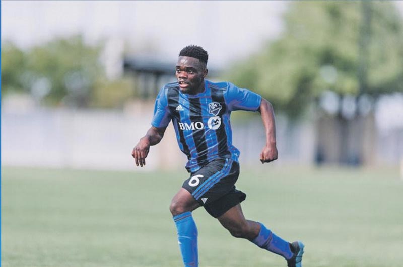 Le joueur de soccer Junior Kabwe a reçu une bourse de la Fondation de l’athlète d’excellence du Québec récemment. Photos gracieuseté