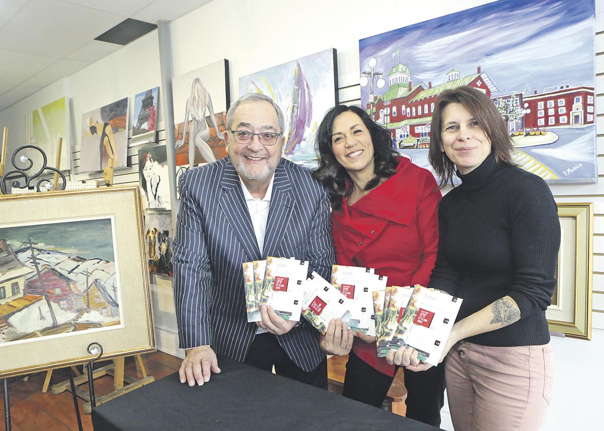 Sur la photo, on aperçoit le comité organisateur de l’événement D’hier à aujourd’hui, formé des artistes Yves Morier, Manon Tétreault et Sophie Côté. Photothèque | Le Courrier ©