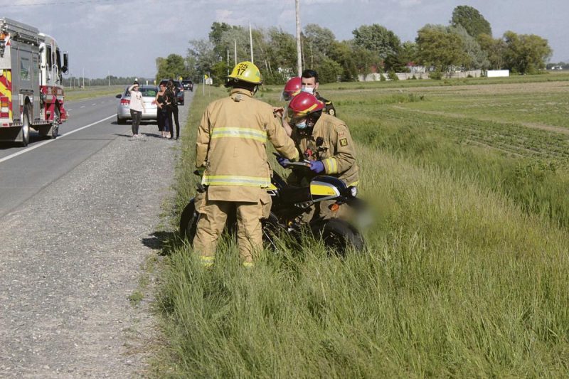 L’accident de mardi sur la route 116, à Sainte-Marie-Madeleine, n’a heureusement causé que des blessures mineures au motocycliste impliqué. Photo Adam Bolestridge