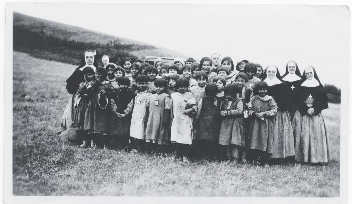 Les Sœurs de Saint-Joseph font partie des communautés religieuses qui ont œuvré dans les pensionnats autochtones où l’on a découvert des centaines de tombes anonymes dans les derniers mois. Photo Société historique de Saint-Boniface – SHSB28846