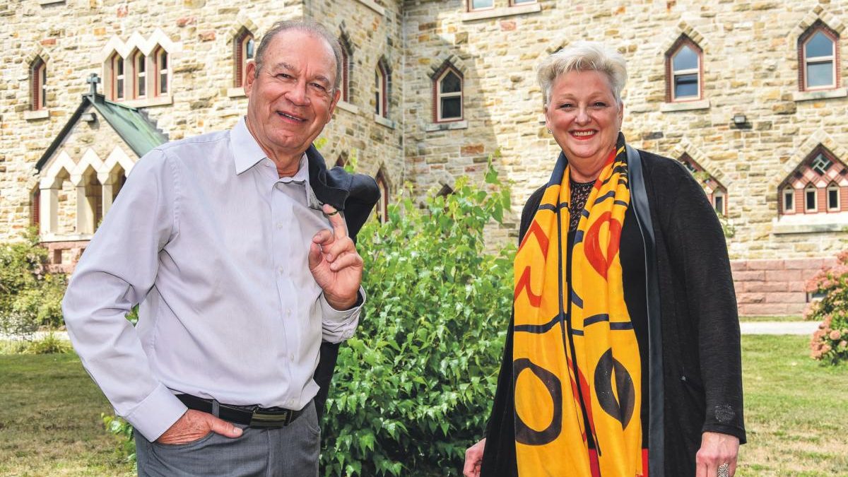 Guy Duhaime et Jocelyne Beaudoin uniront à nouveau leurs talents au profit de la Maison l’Alcôve avec une nouvelle version du spectacle Une voix, un piano qu’ils présenteront au Centre des arts Juliette-Lassonde le mardi 5 octobre. Photo François Larivière | Le Courrier ©