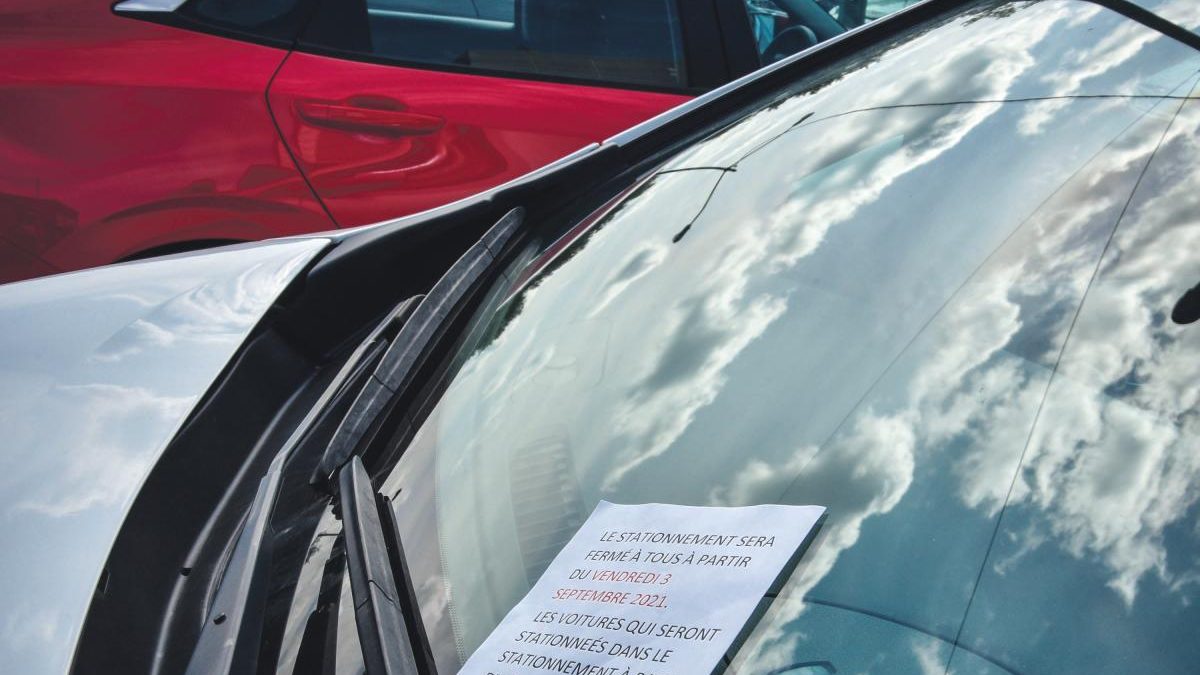 La note distribuée dans les parebrises la semaine dernière n’avait pas été approuvée par la Ville de Saint-Hyacinthe. Photo François Larivière | Le Courrier ©